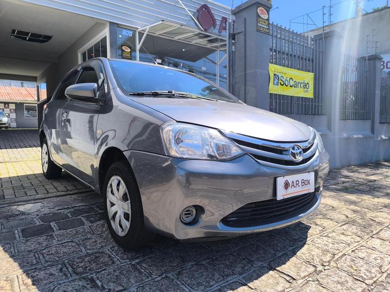 Toyota Etios 2014 à venda