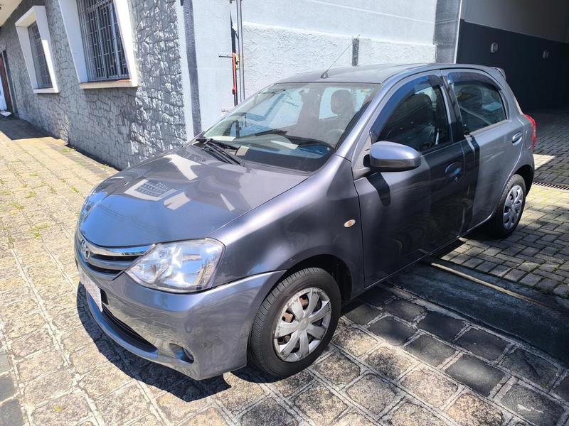 Toyota Etios Hb Xs 1.5 - foto 2