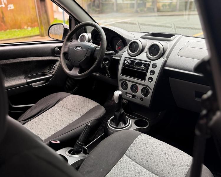 Ford Fiesta 1.0 8V Flex 5P - foto 16