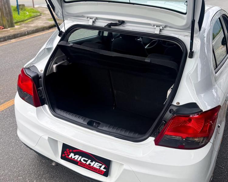 Chevrolet Onix Hatch Ls 1.0 8V Flexpower 5P Mec. - foto 3