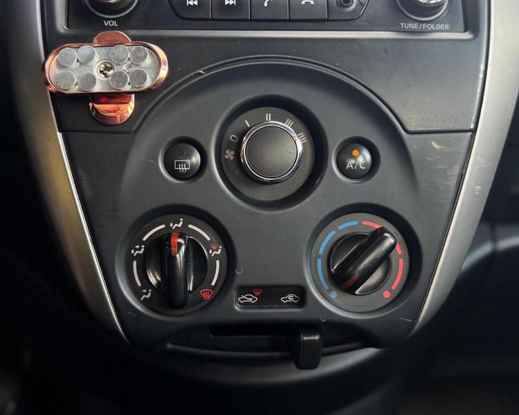 Nissan Versa 1.6 S Flex - foto 14