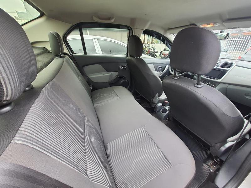 Renault Logan 1.0 Expression 16V Flex 4P Manual - foto 8
