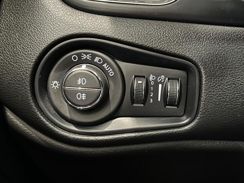 Jeep Renegade Limited 1.8 4X2 Flex 16V Aut. - foto 19