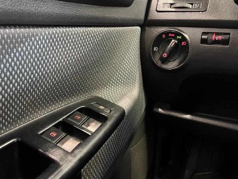 Volkswagen Polo Sedan 1.6 - foto 9