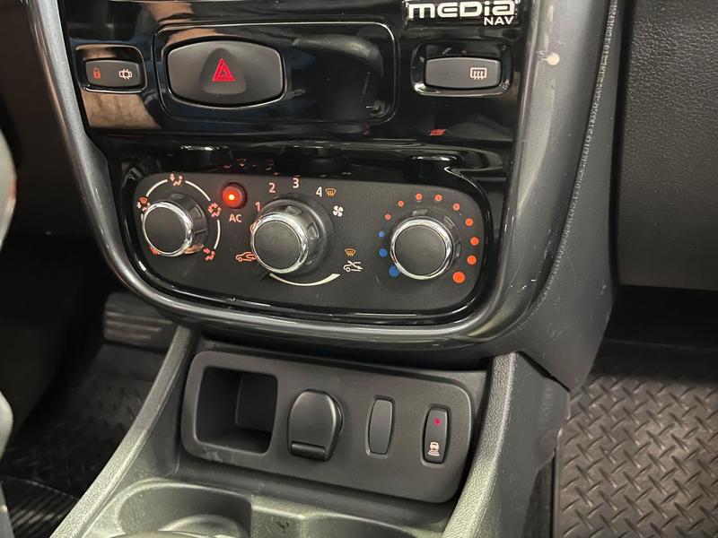 Renault Duster 2.0 D 4x2a - foto 12