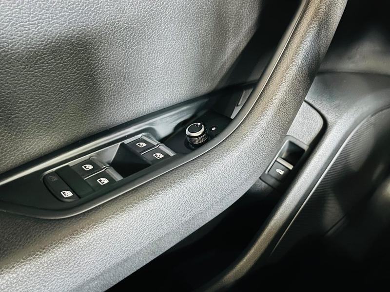 Audi A4 Av 2.0 TFSI - foto 18