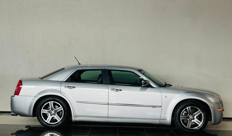 Chrysler 300C V6 - foto 4