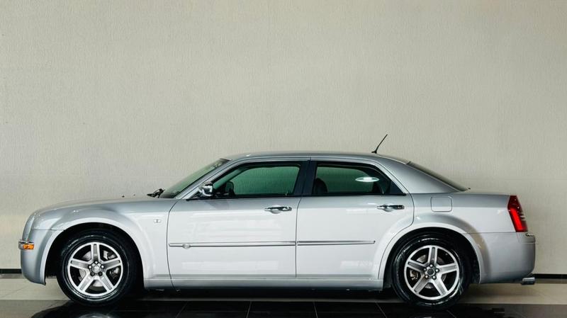 Chrysler 300C V6 - foto 3