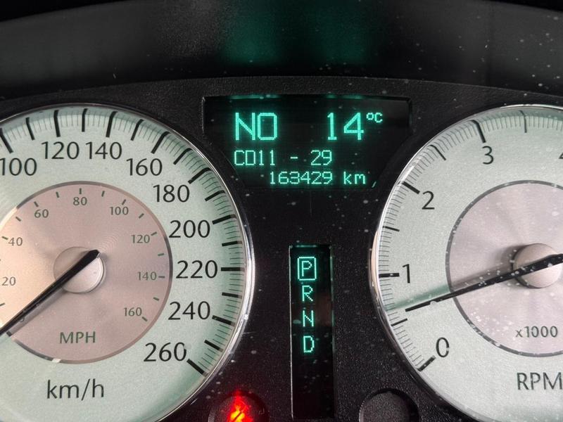 Chrysler 300C V6 - foto 17