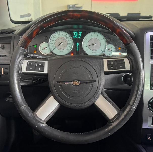 Chrysler 300C V6 - foto 11
