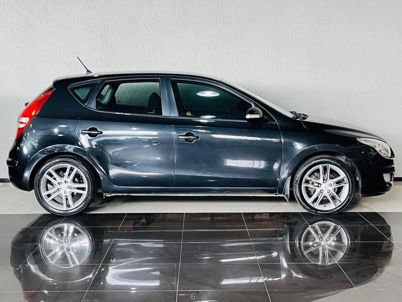 Hyundai i30 2.0 16V 145cv 5P Mec. - foto 4