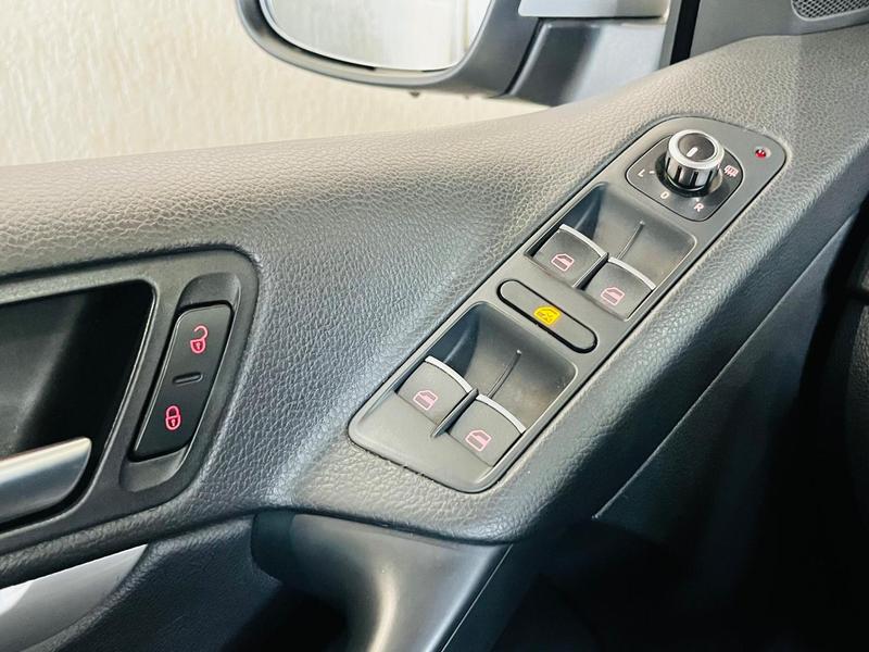 Volkswagen Tiguan 2.0 TSI - foto 16