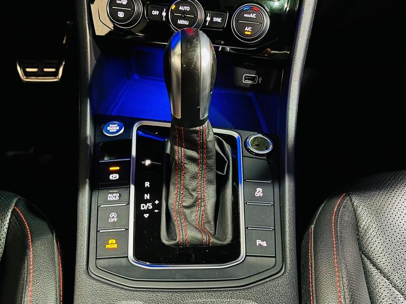 Volkswagen Jetta GLi Ag - foto 12