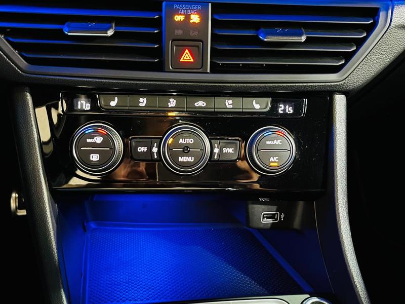 Volkswagen Jetta GLi Ag - foto 17