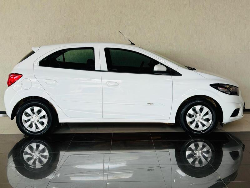 Chevrolet Onix 1.0mt LT - foto 4