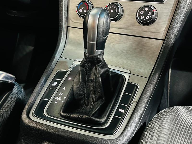 Volkswagen Golf Comfortline Ac - foto 8