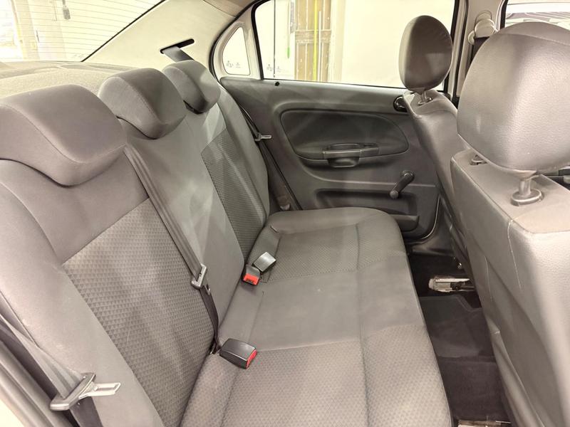 Volkswagen Voyage 10l - foto 11