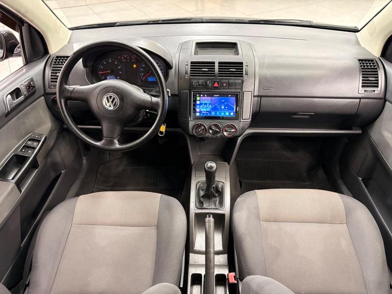 Volkswagen Polo Sedan 1.6 - foto 12