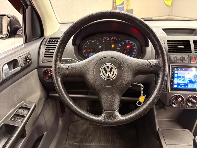 Volkswagen Polo Sedan 1.6 - foto 14
