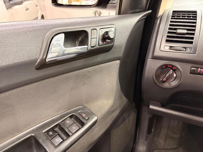 Volkswagen Polo Sedan 1.6 - foto 15
