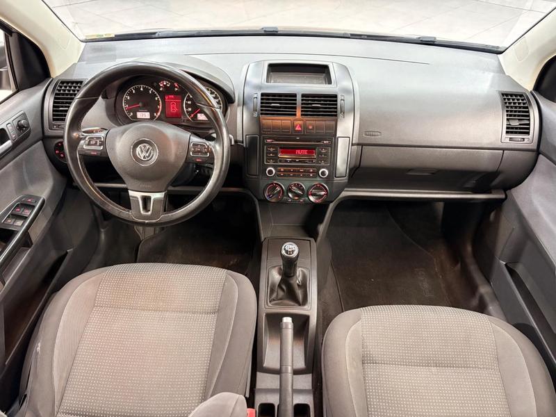 Volkswagen Polo Sedan 1.6 Mi Total Flex 8V 4P - foto 13