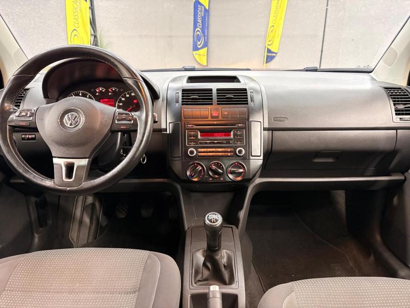 Volkswagen Polo Sedan 1.6 Mi Total Flex 8V 4P - foto 14