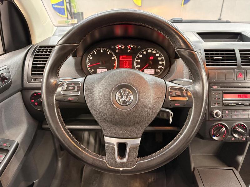 Volkswagen Polo Sedan 1.6 Mi Total Flex 8V 4P - foto 15