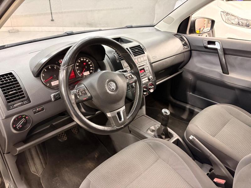 Volkswagen Polo Sedan 1.6 Mi Total Flex 8V 4P - foto 9