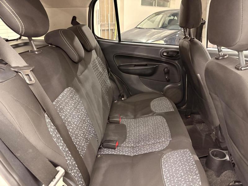 Fiat Uno Attractive 1.0 - foto 11