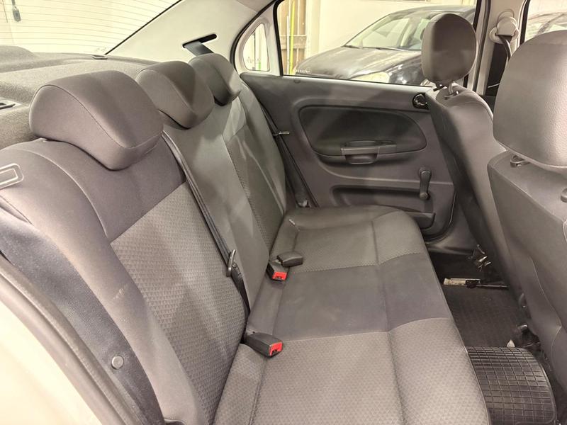 Volkswagen Voyage 16l - foto 11