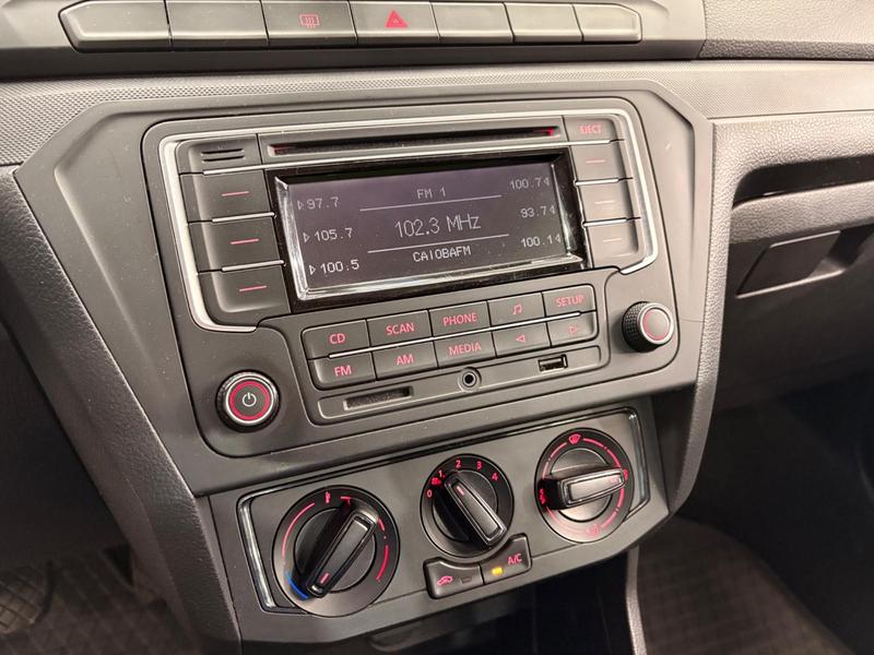 Volkswagen Voyage 16l - foto 15
