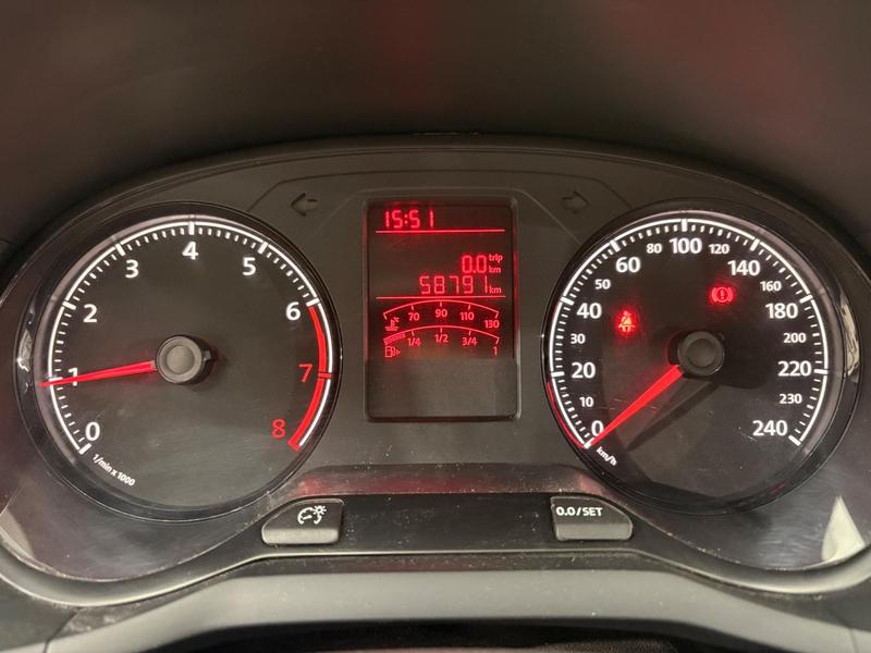 Volkswagen Voyage 16l - foto 16