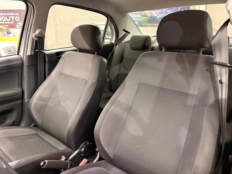 Volkswagen Voyage 16l - foto 9