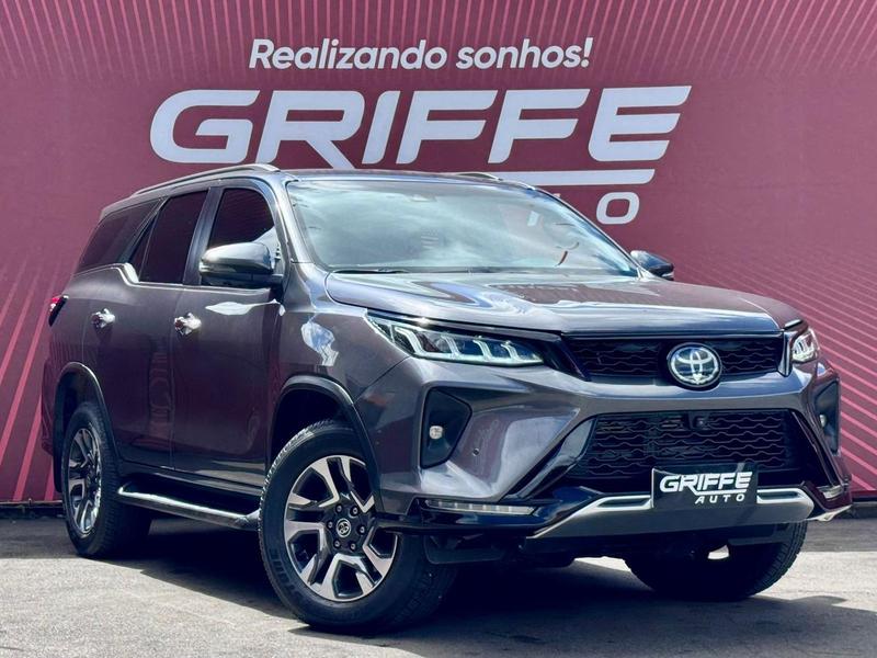 Toyota SW4 Diamond 28 Tb 4X4 Die Automático - foto 3