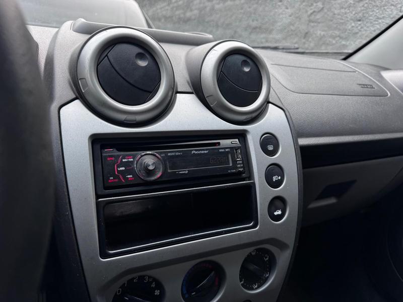 Ford Fiesta Sedan Sedan 1.6 Flex - foto 9