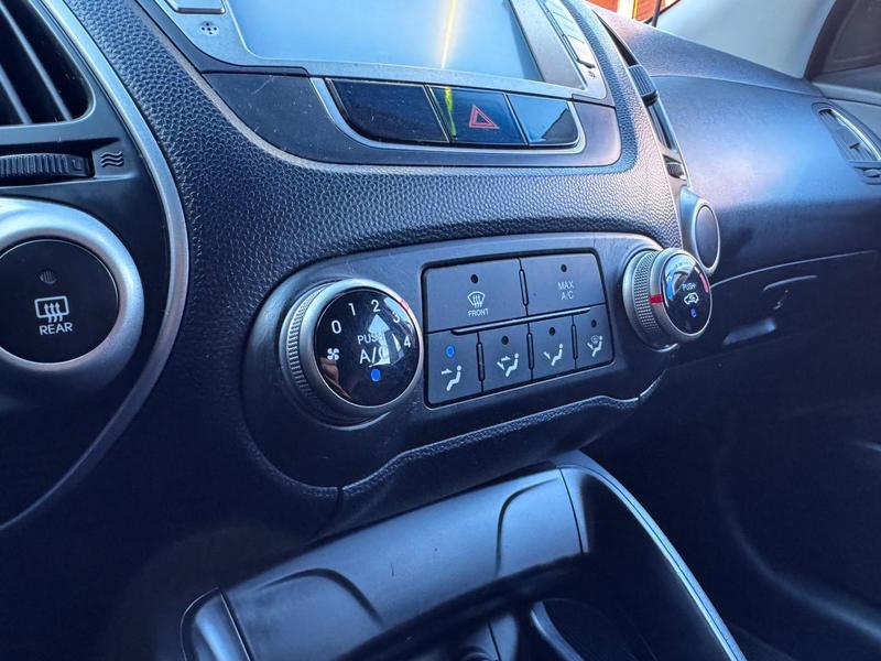 Hyundai ix35 2.0 - foto 12