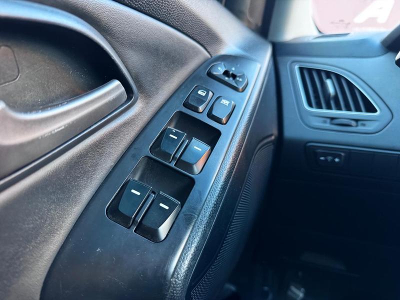 Hyundai ix35 2.0 - foto 14