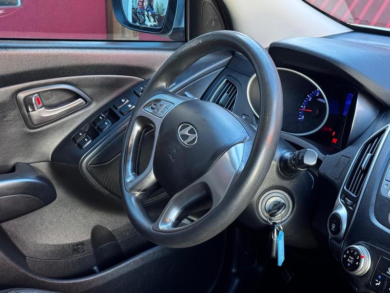 Hyundai ix35 2.0 - foto 8