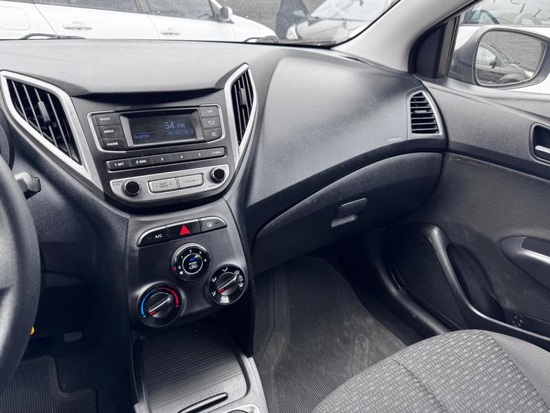 Hyundai HB20 10m 1.0 - foto 12
