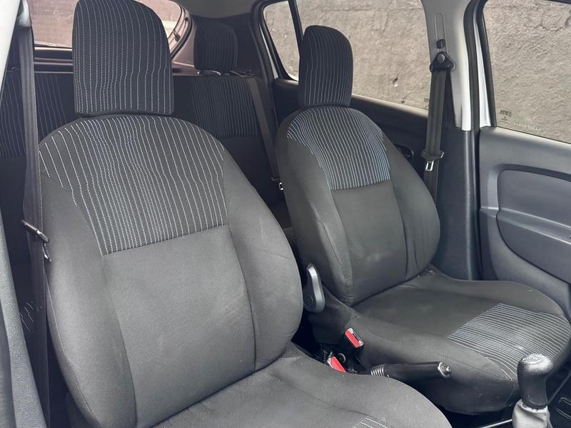 Renault Sandero Auth 1.0 - foto 9