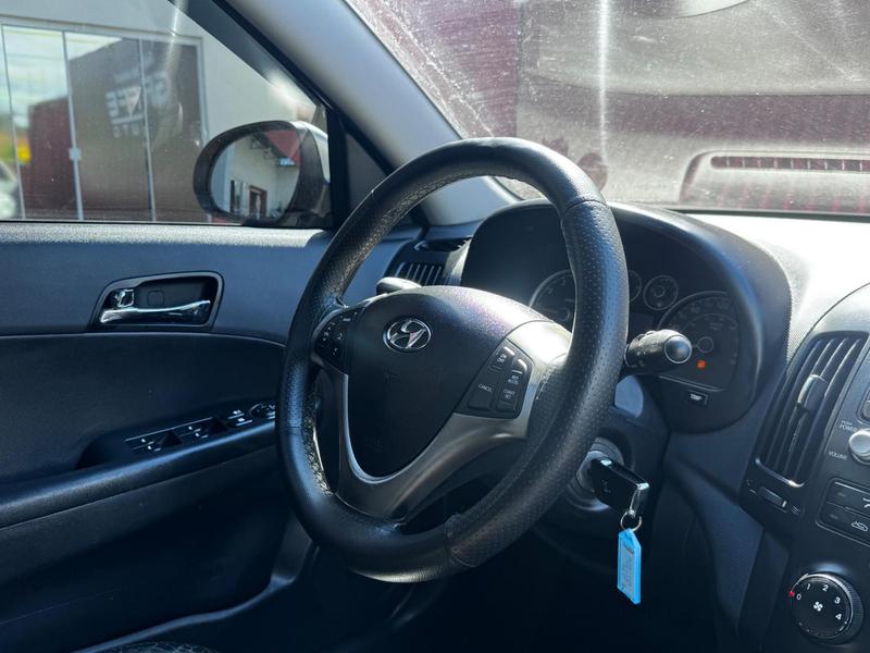 Hyundai i30 2.0 - foto 8