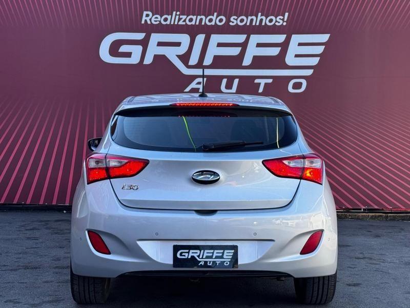 Hyundai i30 1.8 - foto 5