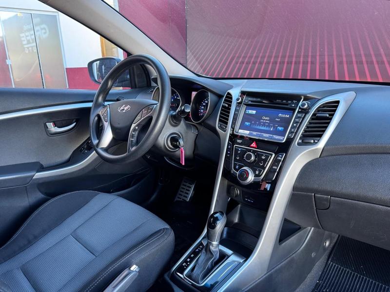 Hyundai i30 1.8 - foto 7