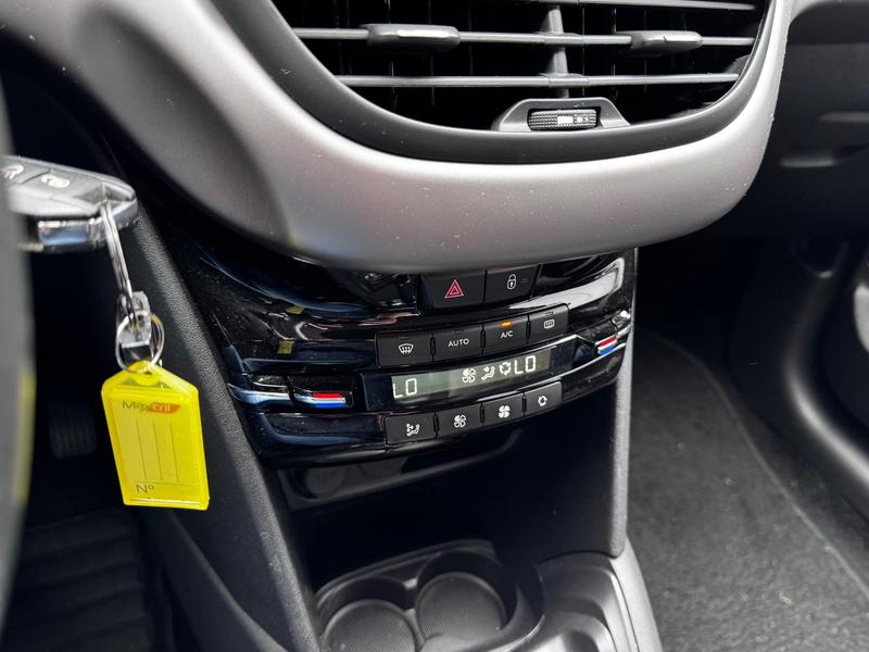 Peugeot 208 Grifre - foto 12