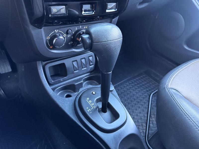 Renault Duster 2.0 D 4x2a - foto 13