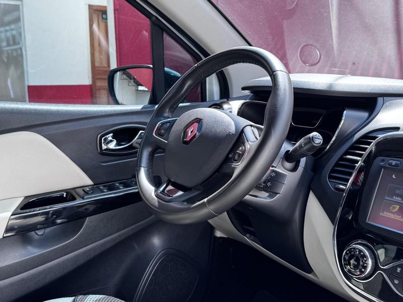 Renault Captur Inten 16a - foto 9