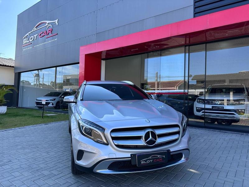 MERCEDES-BENZ GLA 200 1.6 CGI ADVANCE 16V TURBO 4P