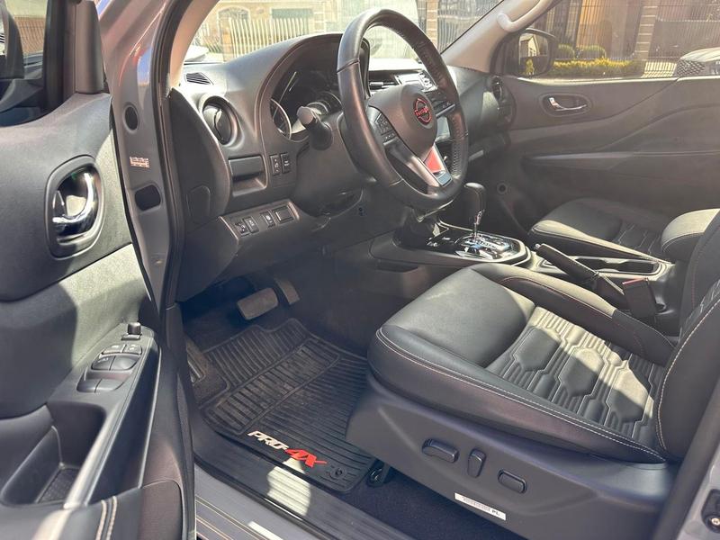Nissan Frontier 23 16V Turbo Diesel Pro4x Cd 4X4 Automático - foto 17