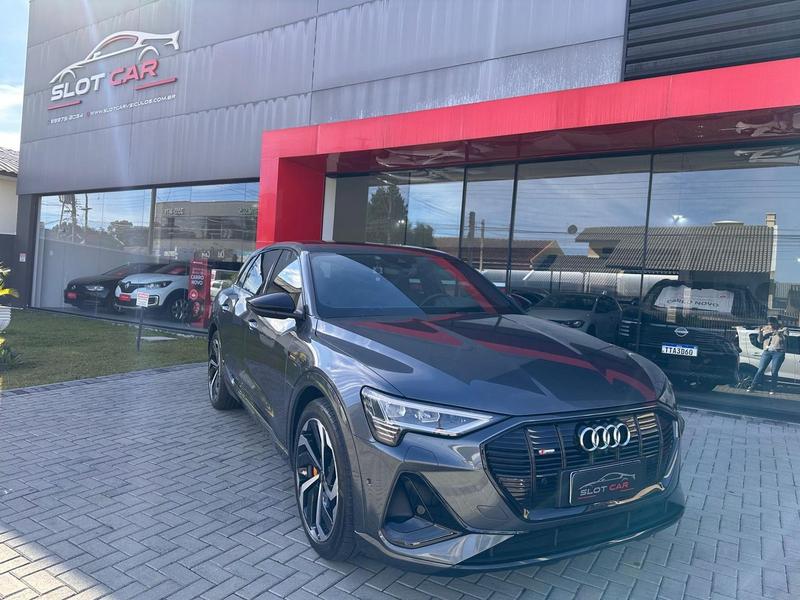 AUDI E-TRON PERFORMANCE BLACK AUT