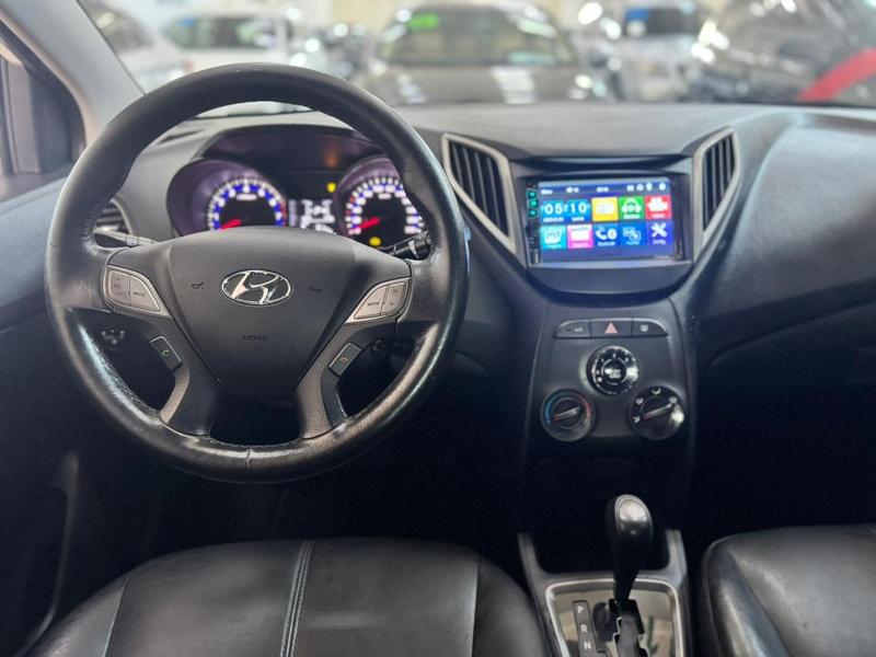 Hyundai HB20S 1.6 Comfort Plus 16V Flex 4P Automático - foto 4
